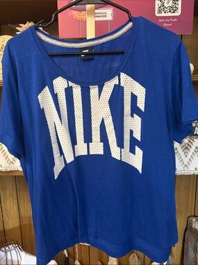 Nike Graphic Tee